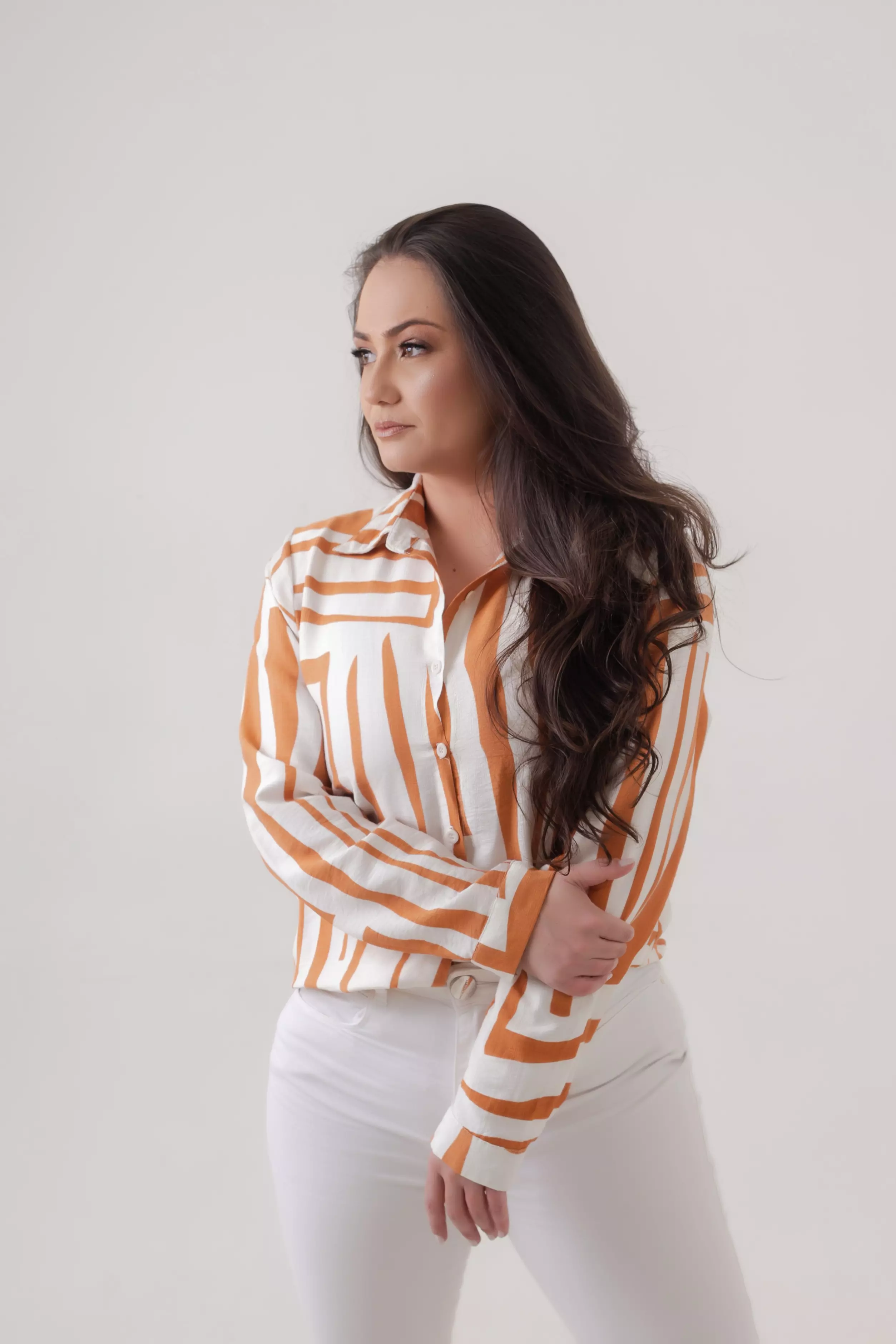 Isadora Lopes em retrato profissional.